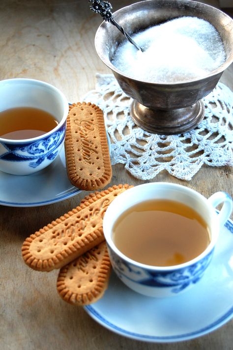 Tea Time by Olivia (2010) Two Cups Of Tea, Tea And Cookies, Cuppa Tea, Cups Of Tea, Love Tea, Tea Break, Tea For Two, Tea Art, My Cup Of Tea