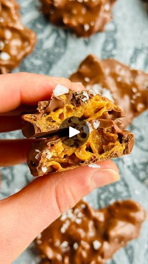 3 Ingredient Cornflake Brittle, Chocolate Cornflake Crackles, Cornflake Chocolate Brittle, Recipes Using Corn Flakes, Cornflake Brittle, Cornflake Dessert, Cornflake Candy, Cornflake Cookies Recipe, Cornflake Cookies