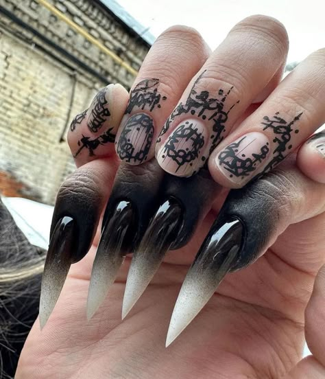 Ongles Goth, Acrylic Nails Glossy, Stiletto Press On Nails, Nails Gradient, Short Fake Nails, Black Acrylic Nails, Nails Glossy, Long Stiletto, Press On Nails Short