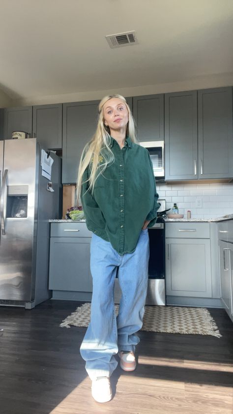 Button Up Baggy Shirt, Women’s Oversized Button Up, Oversized Button Up Shirt Baggy Jeans, Oversized Vintage Button-up Blouse, Oversized Medium Wash Button-up Top, Button Down Outfit, Baggy Jeans Outfit, Jeans Y2k, Baggy Style