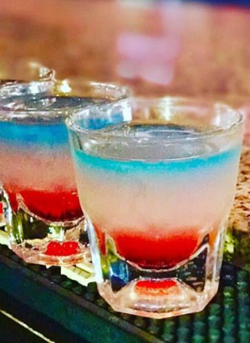 Find out how to make the perfect bomb pop shot with blue curaçao, cherry liqueur and pina colada mix. Cheers! Bomb Pop Shot, Drinks For 21st Birthday, Pina Colada Mix, Pudding Jello Shots, Bomb Shots, Shots Shots Shots, Cocktail Drinks Alcoholic, Pudding Shots, Cherry Liqueur