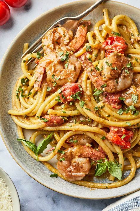 This shrimp pesto pasta is served in a velvety sauce made from creamy ricotta cheese and classic pesto. With the addition of pan-seared shrimp and cherry tomatoes, this dish becomes an easy weeknight meal, made with just a handful of ingredients. Shrimp Pesto Pasta Recipes, Tomato Pesto Sauce, Spinach Ricotta Pasta, Shrimp And Sausage Pasta, Shrimp Pesto Pasta, Seared Shrimp, Pasta Pan, Pesto Shrimp, Pesto Pasta Recipes