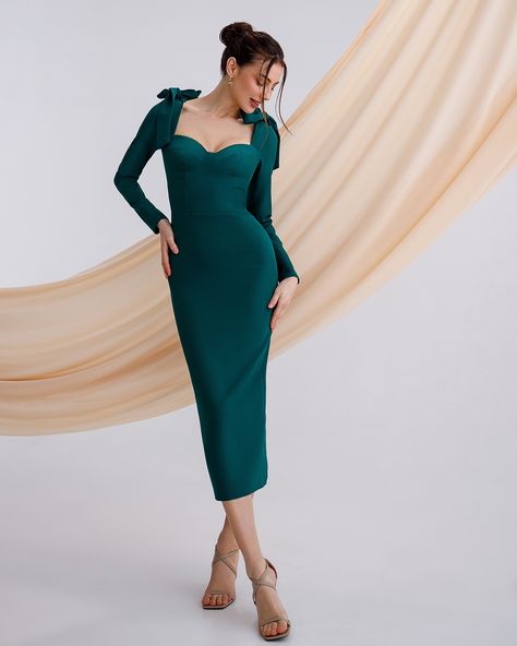 Indulge in glamour with our Emerald Sweetheart Bow Shoulder Midi Dress, a show-stopping ensemble that marries sophistication with a touch of playfulness. The sweetheart neckline and charming bow detail make this dress a delightful choice for your next event.  #emeralddress #bowshoulder #dress #dresses #mididress #stylish #fashion #weddingdress #eveningdress Emerald Dresses, Backless Midi Dress, Wear Store, Backless Jumpsuit, Blouse Sale, Simple Dress, Women's Wear, Midi Dress With Sleeves, Midi Dress Sleeveless