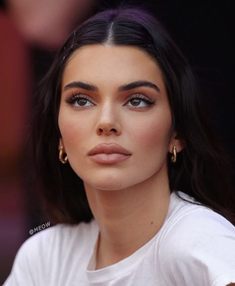 Kendall Jenner Eyebrows, Super Bowl Makeup, Kendall Jenner Maquillaje, Kylie Jenner Face, Kendall Jenner Face, Kendall Jenner Icons, Kendall Jenner Makeup, Kendal Jenner, Jenner Photos