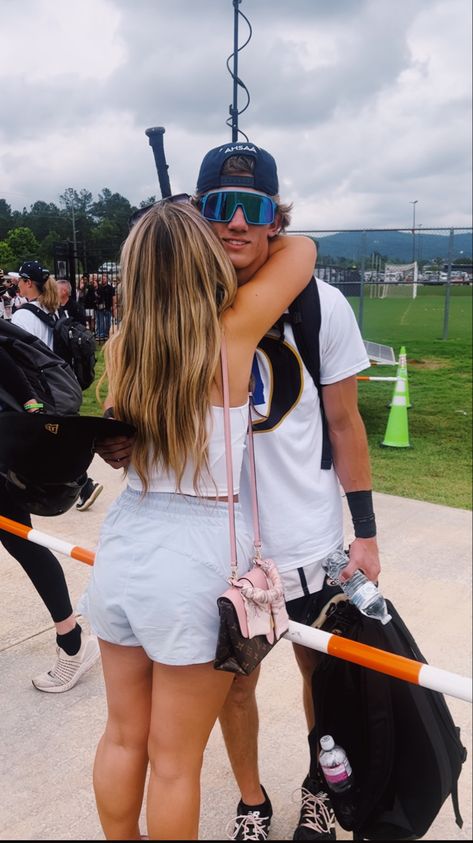 Couple Goal Baseball, Soccer And Baseball Couples, Baseball Boyfriend Pictures, Baseball And Cheerleader Couple, Football Game Couple Pictures, Cute Couple Pics Baseball, Baseball Bf And Gf Pics, Baseball Girlfriend Aesthetic, Baseball Boyfriend Aesthetic