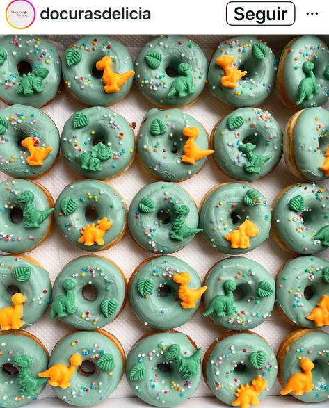 Baby Dino, Dino Birthday, Dino Party, Dinosaur Theme, Mini Donuts, Cake Donuts, Boss Baby, Baby Party, Mini Cakes