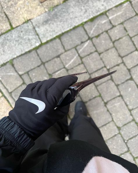 Nike Gloves Drip, Streetwear Gloves, Nike Drip, Nike Aesthetic, Gloves Aesthetic, Nike Gloves, Running Gloves, Story Aesthetic, Winter Cold