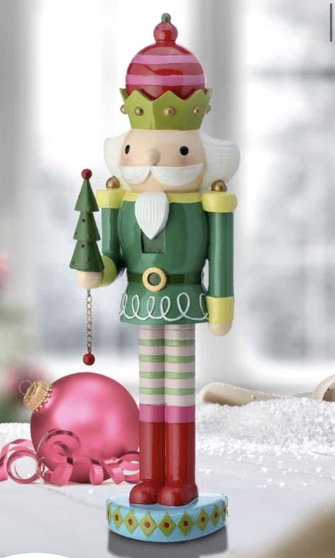 Nut Crackers Christmas Decorations Diy, Wooden Nutcracker Painting Ideas, Clay Nutcracker, Nutcracker Colors, Diy Nutcracker Soldier, Cute Nutcracker, Nutcracker Crafts, Nutcracker Christmas Tree, Nut Crackers