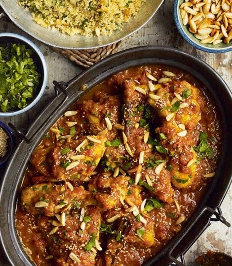 North-African-chicken-with-honey-and-saffron North African Chicken, Moroccan Chicken Recipe, Chicken With Honey, Arabisk Mad, African Chicken, Saffron Recipes, Moroccan Recipes, Moroccan Chicken, African Cooking