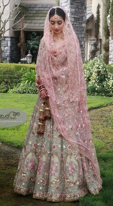 Dupatta Setting, Dupatta Draping, Asian Bridal Dresses, Bridal Lehenga Collection, Bridal Dresses Pakistan, Designer Bridal Lehenga, Indian Bridal Lehenga, Indian Bridal Dress, Patiala Salwar