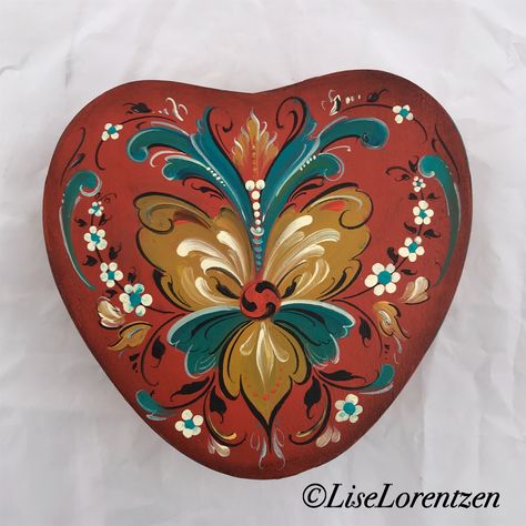 Bentwood Hallingdal Norwegian Rosemaling keepsake heart Box Hallingdal Rosemaling, Slavic Pattern, Norwegian Art, Norwegian Heritage, Rosemaling Pattern, Norwegian Style, Norwegian Rosemaling, Scandinavian Pattern, Pattern Design Inspiration