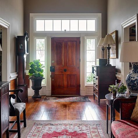 Where is the Brown Furniture? – The Potted Boxwood James Farmer, Foyer Decorating, Brown Furniture, Entry Hall, House Entrance, Home Fashion, Traditional House, My Dream Home, Modern Bedroom