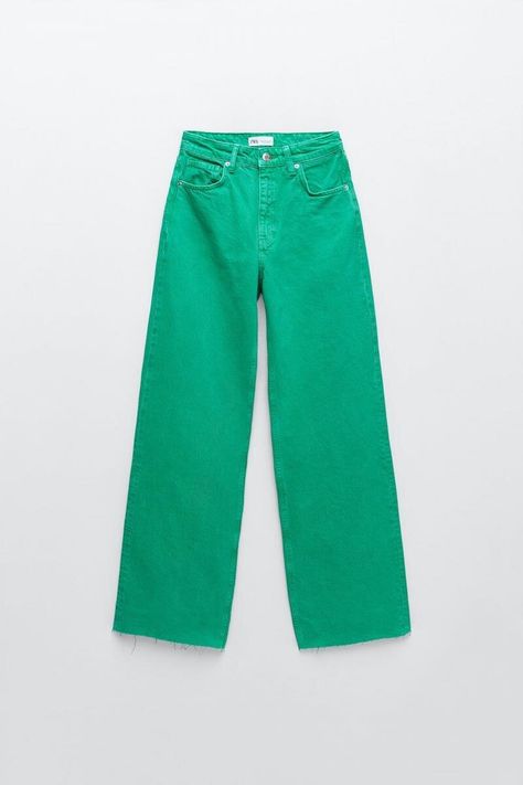 Zara Solid Color Full Length Wide Leg JeansHigh waisted five pocket jeans with wide legs. Front zip and metal button closure. Purchase Worn by Princess Alexia on:16 July 2021 - Summer Photo Session Zara Outfit, Casual Preppy Outfits, Cute Pants, Green Jeans, Cute Preppy Outfits, Color Full, Cute Jeans, Really Cute Outfits, Preppy Outfits