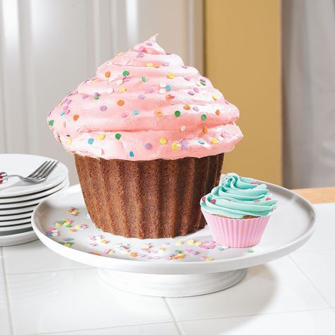 An Open Letter to Big Top Cupcake: We Like You Big Top Cupcake, Cake Smash Cakes, Barbie Chef, Giant Cupcake Mould, Giant Sweets, Cupcakes Bonitos, Donut Cakes, Giant Cupcake Cake, Funny Cupcakes