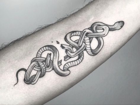 Chain Tattoo, Snake Tattoo, Broken Chain, Permanent Marker, I Tattoo, Drawing Sketches, Tatting, Tattoo Ideas, Tattoos