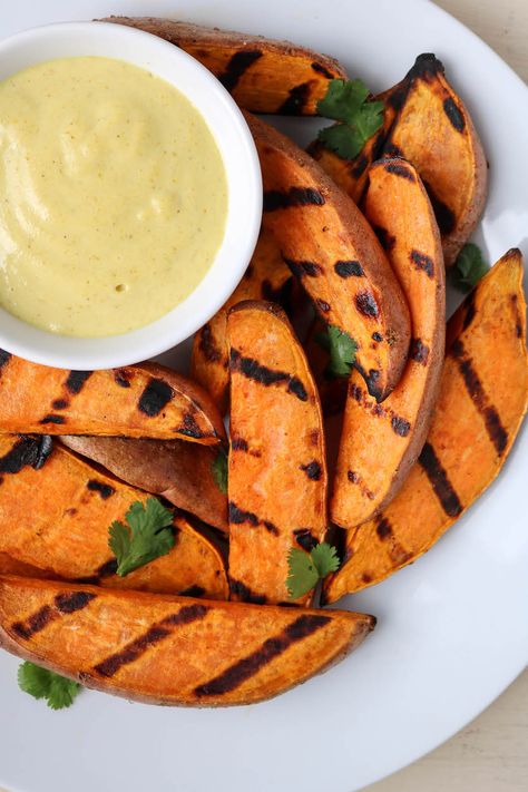 Grilled Sweet Potato Wedges #sweet #potato #wedges #fries #grilled #recipes #healthy #side #glutenfree #paleo #baked #roasted Paleo Sweet Potato Recipes, Grilled Sweet Potato Fries, Grilled Kabob Recipes, Grilled Sweet Potatoes, Paleo Side Dishes, Sweet Potato Wedges, Vegetarian Curry, Vegan Side Dishes, Summer Side Dishes