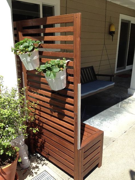 I realized the Applaro wall panels are meant to be attached to a wall instead of a freestanding bench and trellis. So I hacked it instead. Ikea Applaro, Balkon Decor, Balcony Privacy, Patio Privacy, Outdoor Screens, Garden Privacy, Backyard Privacy, Privacy Walls, Ikea Hackers