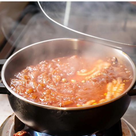 Birria Consome Recipe: Savor The Richness Of Mexican Tradition Birria Consome Recipe, Mexican Birria, Mexican Stew, Mexican Traditions, Creamy Garlic, Garlic Parmesan, Short Ribs, Taste Testing, Smoked Paprika