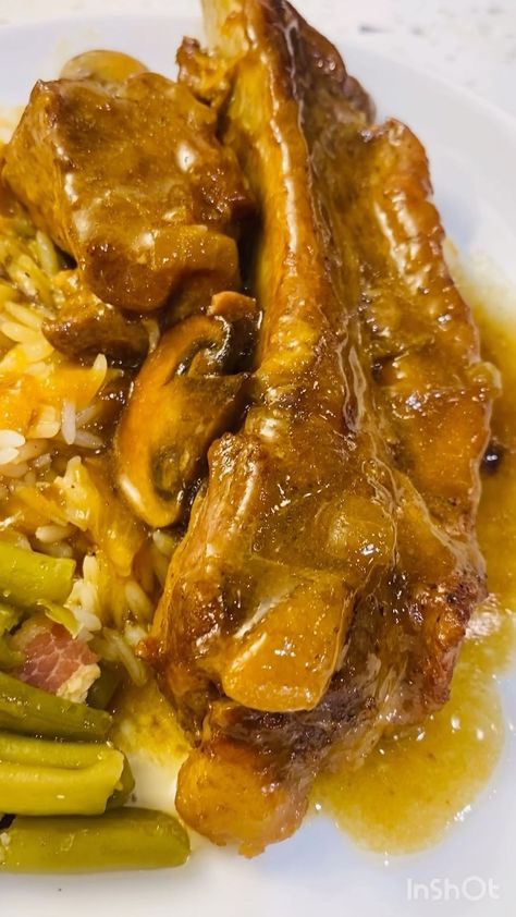 Aisha Aisha | How I made my Smothered Ribs | Instagram Smothered Ribs Southern Style, Smothered Ribs In Gravy, Smothered Ribs, Mushrooms And Onions, Pork Spare Ribs, Dinner Today, Spare Ribs, Interesting Food, Gravy Recipes