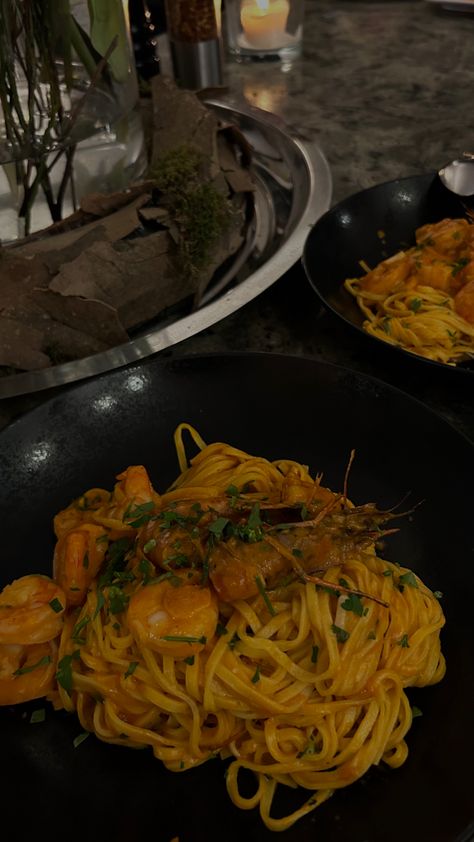 Feminine Restaurant, Pasta Aesthetic Dark, Pasta Restaurant Aesthetic, Pasta Aesthetic Restaurant, Fettucini Carbonara, Shrimp Aesthetic, Shrimp Pasta Aesthetic, Shrimp Dinner Aesthetic, Restaurant Background