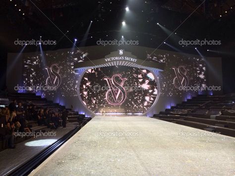 victoria's secret fashion show stage Fashion Show Runway Stage, Runway Stage, Fashion Stage, Victoria Secret Runway, Victoria's Secret Fashion Show, Stage Show, Hollywood Walk Of Fame Star, Victoria Secret Fashion, Famous Fashion