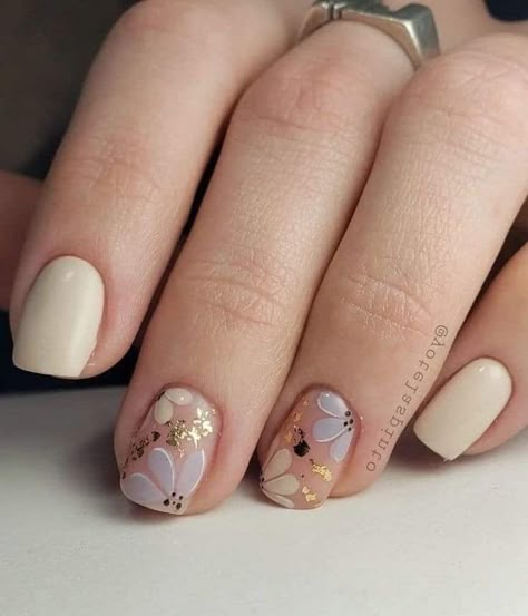 Spring Vacation Nails, Spring French Tip Nails, Spring French Tip, Nail Ideas Simple, March Nail, Time Nails, Nails March, Spring Nail Ideas, Short Nail Manicure