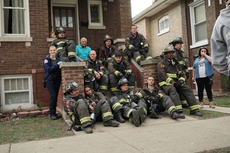 Chicago Fire Dawsey, Taylor Kinney Chicago Fire, Firefighter Paramedic, Firefighter Pictures, Fire Fans, Chicago Family, Chicago Shows, Chicago Med, Chicago Shopping