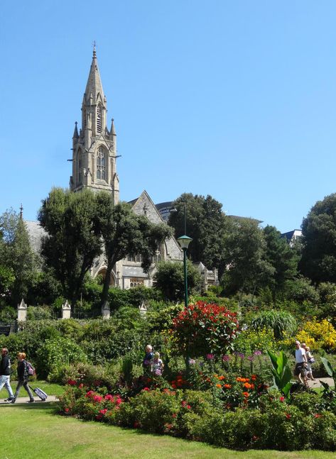 Bournemouth_Towncentre_Church Bournemouth Aesthetic, Bournemouth England, Bournemouth Beach, London Dreams, Church Pictures, County House, Visiting England, Bournemouth, Summer Inspiration