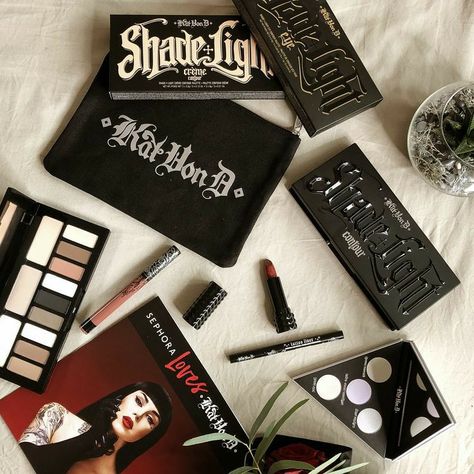 Kat Von D Aesthetic, Goth Cosmetics, Goth Makeup Products, Goth Clothes Aesthetic, Goth Makeup Aesthetic, Makeup Shopping List, Volleyball Photography, Kvd Beauty, Cute Eye Makeup