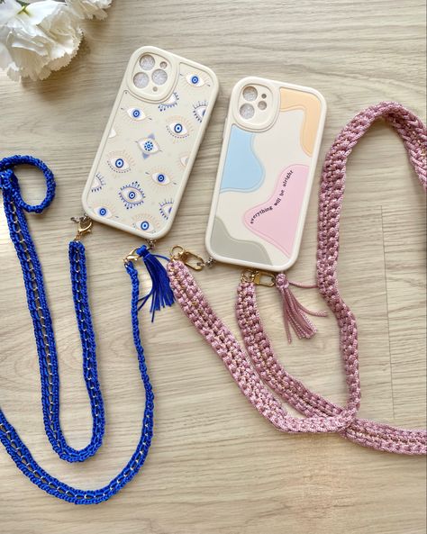 Cover phone with crochet chain Chain Crochet, Crochet Phone Cover, 2023 Crochet, Crochet Chain, Cover Phone, Crochet Lovers, Phone Covers, Crochet Pattern, Crochet Patterns