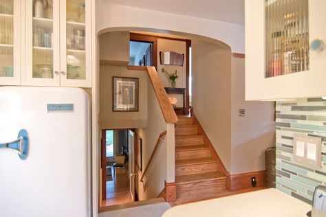 Bilevel Entryway, Trilevel House, Split Stairs, Tri Level Remodel, Tri Level House, Split Level Home, Wooden Staircase, Traditional Staircase, Home Remodeling Contractors