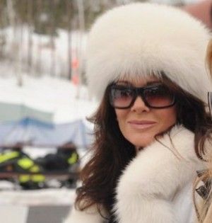 . Lisa Vanderpump Style, 2000s Sunglasses, Iconic Quotes, Lisa Vanderpump, Fedora Hats, Winter Lookbook, Ski Fashion, Fox Fur Coat, Bohemian Rhapsody