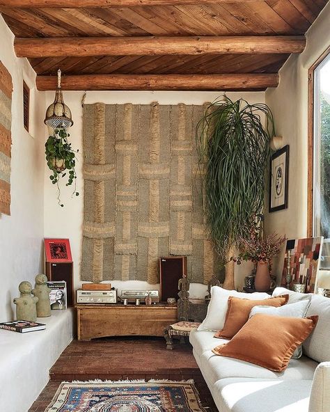 Wabi Sabi Apartment, Bed Threads, Boho Lounge, New Mexico Homes, Study Interior Design, Textile Artist, Rustic Home, Chic Home, Textile Artists