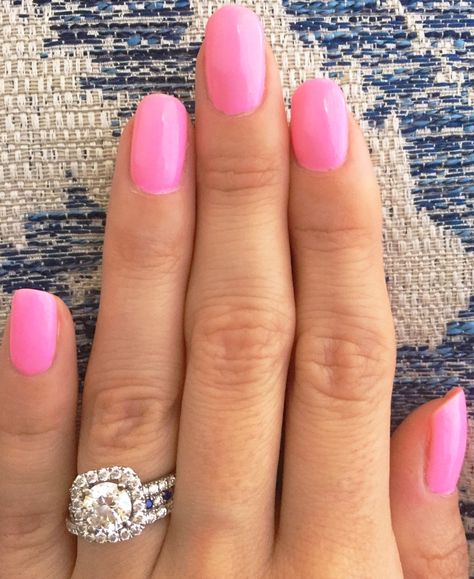 DND gel DUO polish - Victorian Blush - DND 552 - love this bright pink gel color for the spring Dnd Gel Nail Polish, Dnd Nail Polish, Spring Nail Polish, Natural Nail Art, Gel Nail Polish Colors, Dnd Gel Polish, Pink Gel Nails, Light Pink Nails, Pink Gel