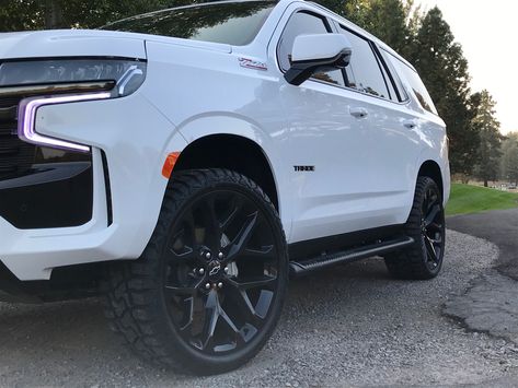 White Tahoe With Black Rims, Chevy Suv Tahoe, Z71 Tahoe, 2023 Tahoe, White Tahoe, Lifted Chevy Tahoe, Mom Mobile, Chevy Suv, White Suv