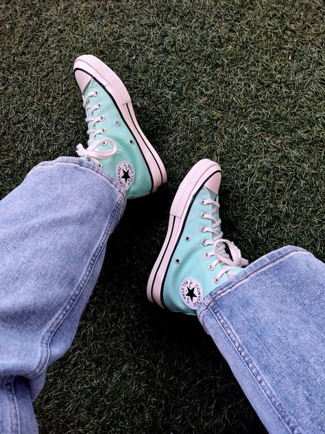 Turquoise Converse, Knee High Converse, Converse Tennis Shoes, Chuck Taylor 70, Hair Clothes, Pretty Shoes, Converse All Star, Chuck Taylor Sneakers, Outfits Ideas