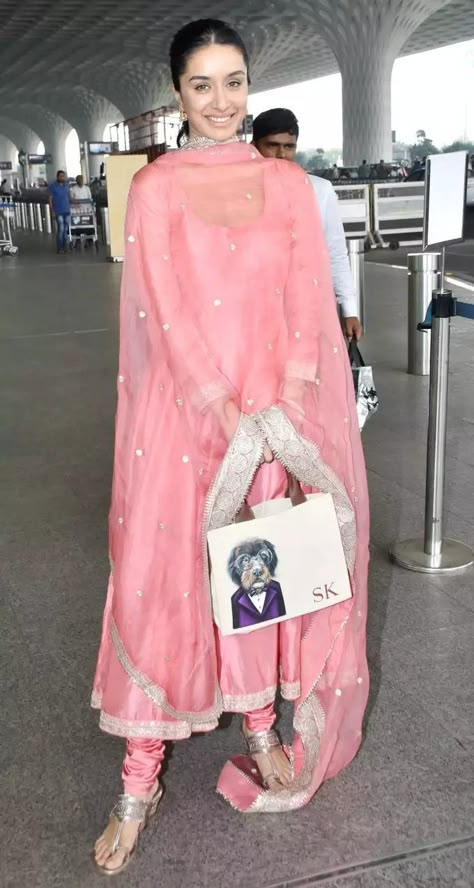 Pink Anarkali Suits, Pink Anarkali, Simple Clothes, Simple Saree Designs, Celebrity Casual Outfits, Desi Fits, Anarkali Dresses, Anarkali Dress Pattern, Airport Photos