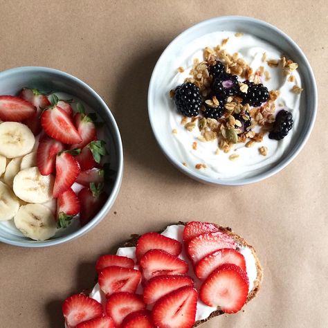 siggi's Community Yogurt Raspberries, Strawberry Greek Yogurt Overnight Oats, Curry 3, Yogurt Filled Raspberries, Skyr Recipe, Greek Yogurt With Berries And Granola, Pink Berry Frozen Yogurt, Food Trucks, Tortillas