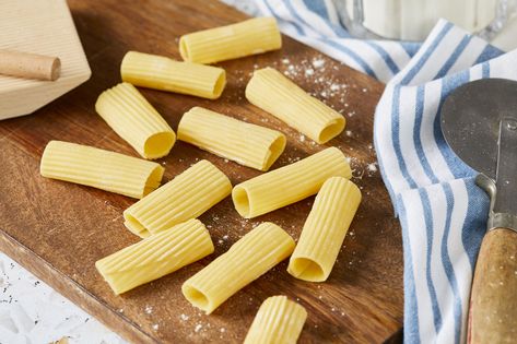 Rigatoni Pasta recipe (How to Make Rigatoni Pasta) Homemade Rigatoni Pasta, Semolina Pasta Recipe, Rigatoni Pasta Recipes, Penne Pasta Recipe, Penne Noodles, Homemade Pasta Dough, Penne Pasta Recipes, Semolina Pasta, Baked Rigatoni