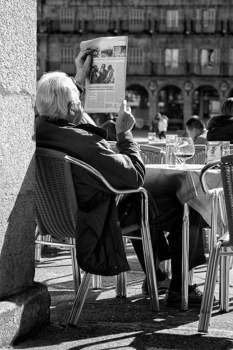 Best Street Photography, Photography People Street, Every Day Life Photography, Street Photography Black And White, Random People Photography Street, Old Street Photography, Street Life Photography, Street Photography Aesthetic, Street Photography Ideas