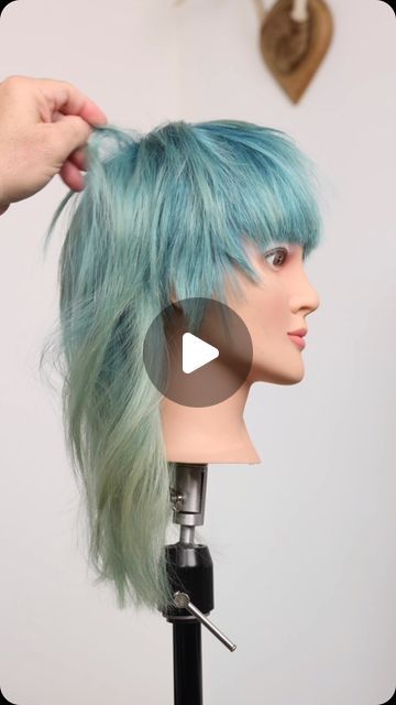 Joel Torres Style - Tutorials on Instagram: "Mullet Tutorial Quick and easy sectioning" Mullet On Long Hair, Shaggy Wolfcut Mullet, Long Mullet Tutorial, Diy Mullet, Shag Diy Haircut, Diy Mullet Haircut, Trendy Mullet For Women, Shag Mullet Tutorial, How To Cut A Mullet