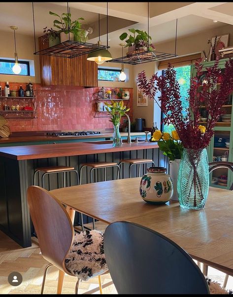 Soho House Hotel, 1980s Kitchen, 80s Kitchen, Pink Tile, Casa Vintage, Green Cabinets, Dream House Interior, Green And Pink, Kitchen Makeover