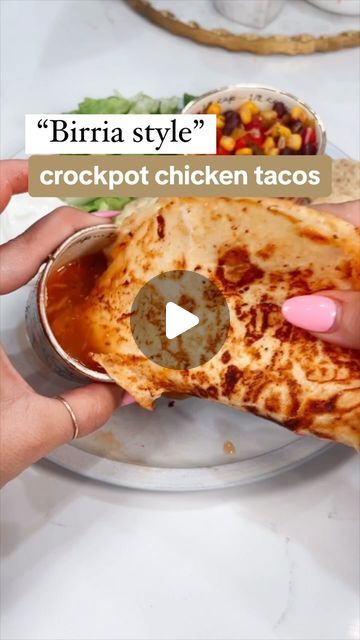 Makayla Thomas Birria Tacos, Macro Friendly Chicken Tacos, Makayla Thomas Fit Recipes Crockpot, Makayla Thomas Fitness, Makayla Thomas Fit Recipes Breakfast, Makayla Thomas Fit Recipes Dinner, High Protein Family Meals, Macro Friendly Crockpot Recipes, Makayla Thomas Fit Recipes