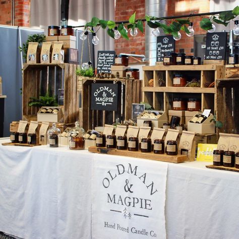 Candle pop-up looking sharp ↟ Candle Booth Display Ideas Craft Fairs, Rustic Pop Up Shop, Wax Melt Vendor Display, Candle Pop Up, Candle Market Stall, Pop Up Market Set Up Ideas, Candle Booth Display Ideas, Candle Pop Up Shop Display Ideas, Candle Vendor Booth Ideas