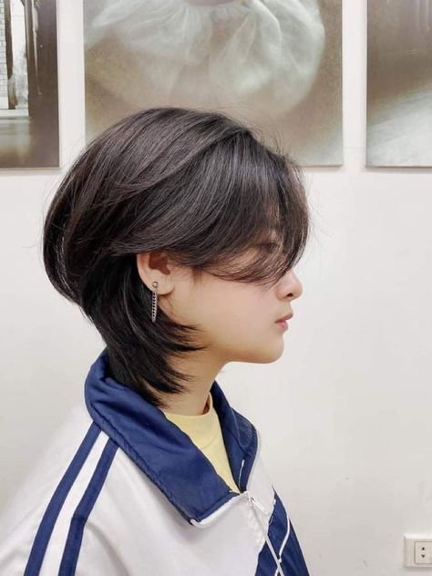 Tomboy Haircuts For Women, Tomboy Hairstyle, Shortish Hair, Tomboy Haircut, Tomboy Hairstyles, Androgynous Hair, Short Hair Tomboy, Korean Short Hair, Hair Mullet