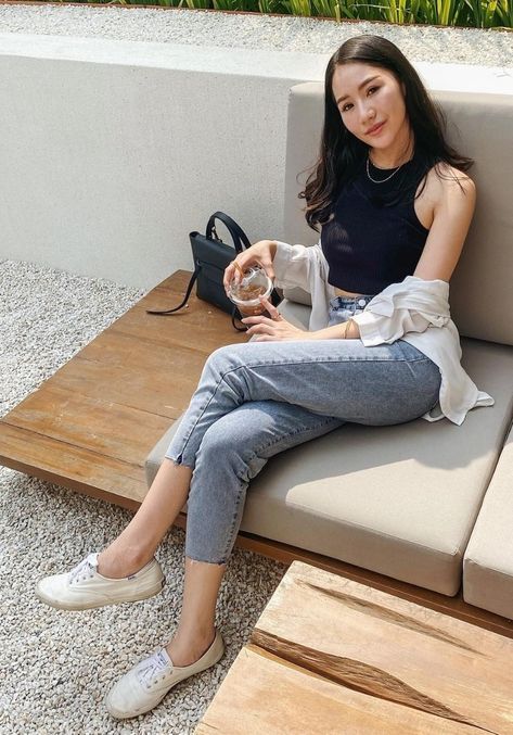 White Sneakers Korean Outfit, Keds Shoes Outfit Casual, White Tshirt And Jeans Outfit Korean, Korean White Polo Outfit, Keds Outfit Summer, White Keds Outfit, Keds Shoes Outfit, White Ootd, Converse Style Women