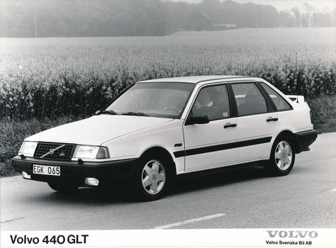 Volvo 440 GLT, press photo, Sweden, c1992 Volvo 440, Press Photography, Crash Test, Volvo Cars, Cars Classic, Car Posters, Press Photo, All Cars, Car Manufacturers