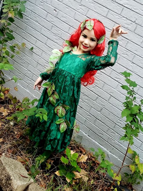 Easy Halloween costume! Batman Costume Diy, Batman Costume, Easy Halloween Costume, Halloween Tags, Halloween 2024, Easy Halloween Costumes, Costume Diy, Poison Ivy, Easy Halloween