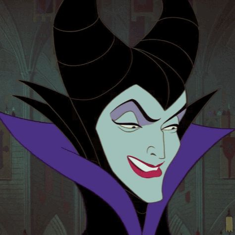 Cast These Live-Action Disney Ladies And We'll Reveal Which Disney Villain You Are Sleeping Beauty Witch, Maleficent Disney Villains, Sleeping Beauty Art, Disney Gifs, Evil Disney, Disney Dragon, Disney Gif, Disney Sleeping Beauty, Disney Live Action