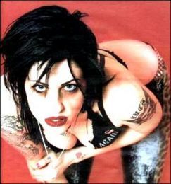 oh brody Chicas Punk Rock, The Distillers, Piskel Art, Women Of Rock, Riot Grrrl, Punk Girl, New Rock, Pose Reference Photo, Pop Punk